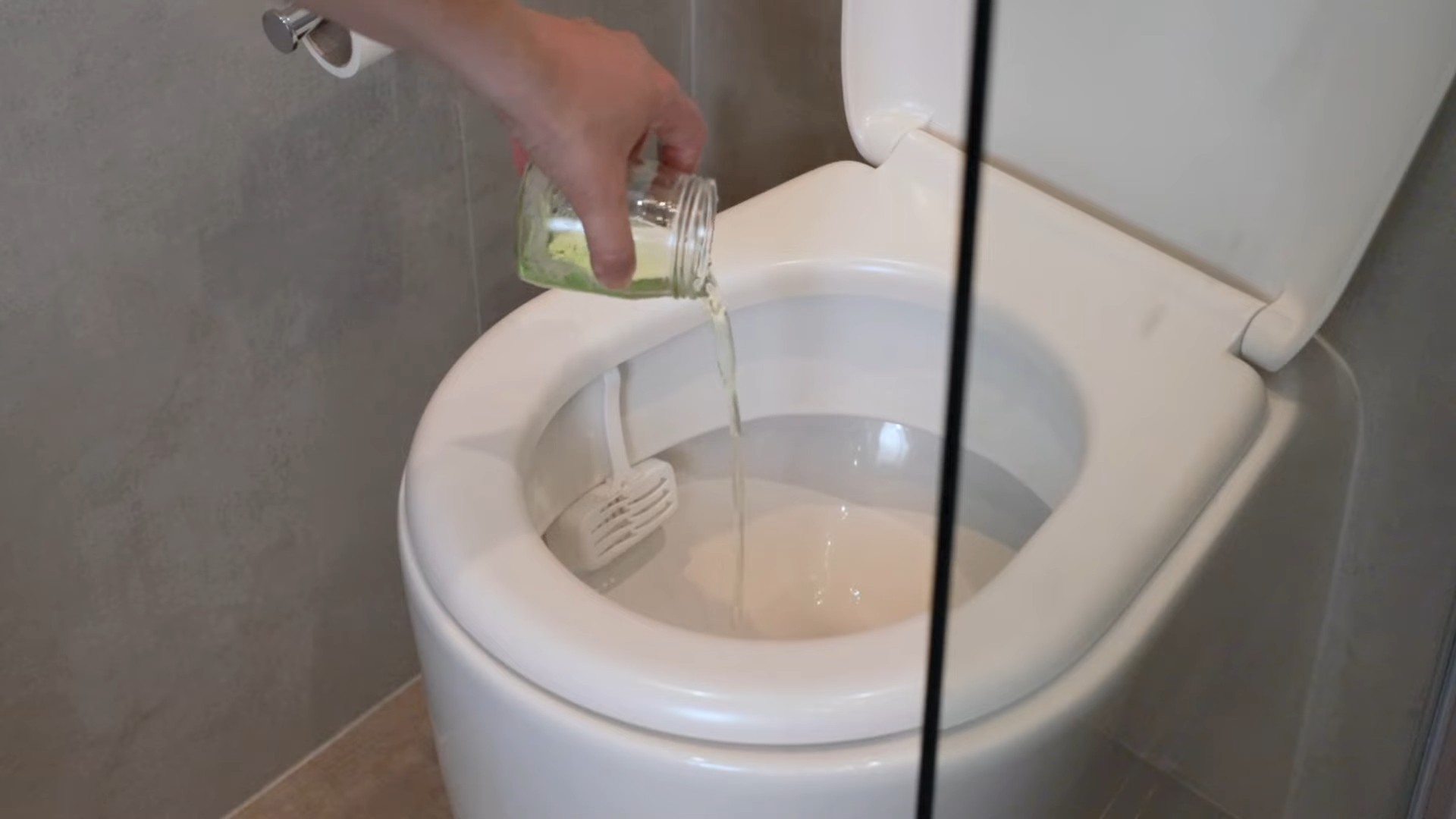 Badezimmer Geruch entfernen DIY
