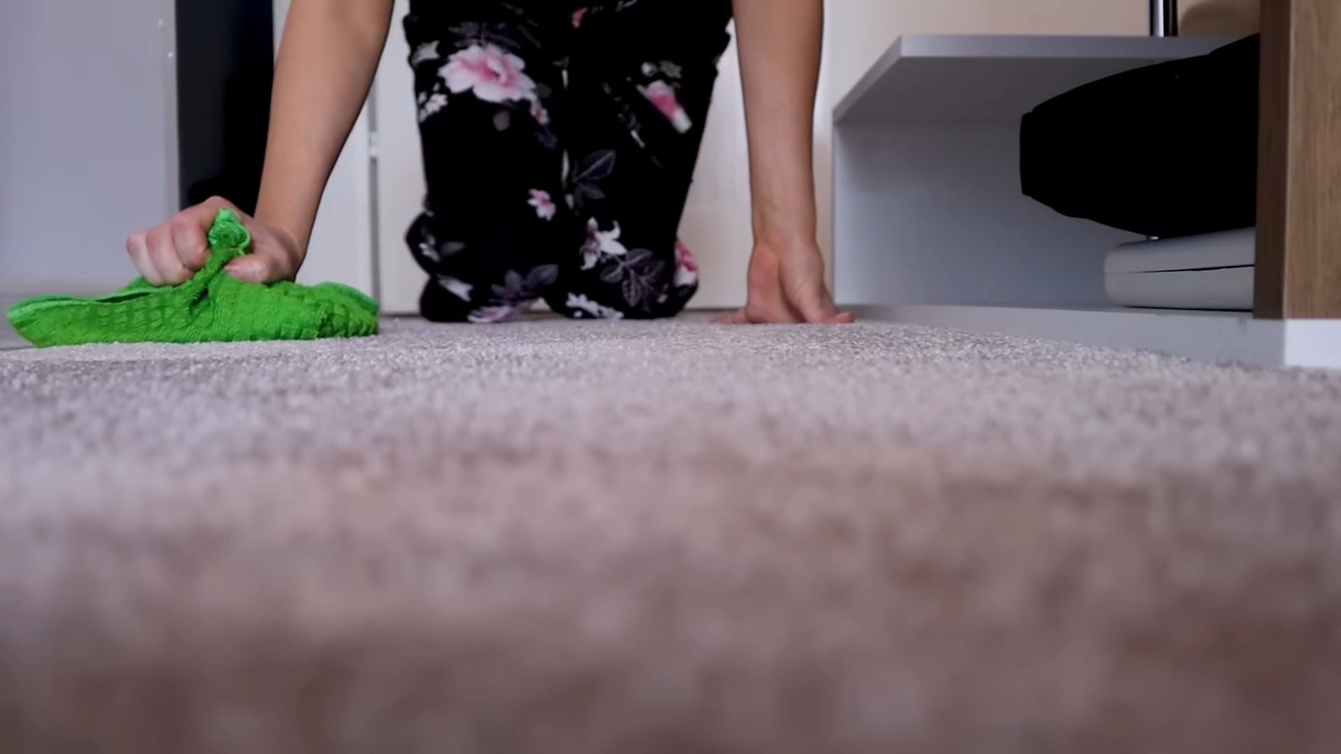 Teppichreinigung mit Topfdeckel Trick